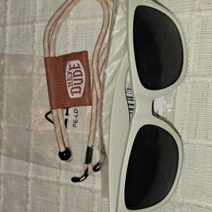 NWT Hey Dude Cream Sunglasses with Cord